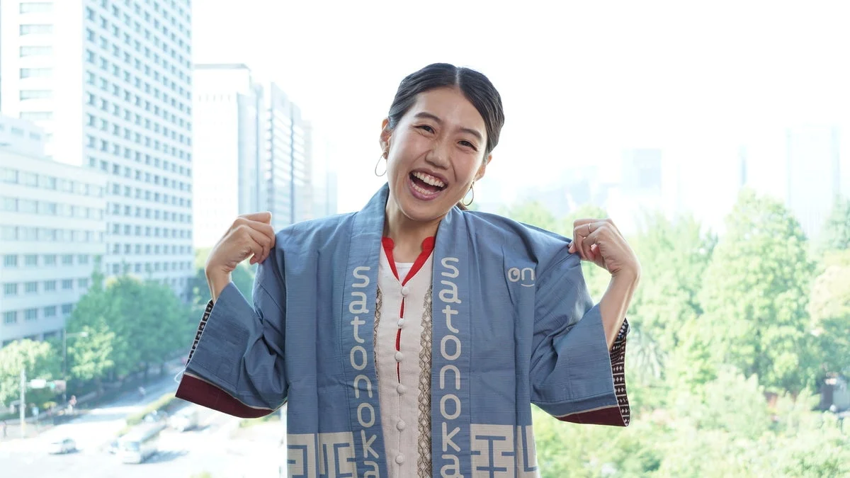 笑顔の横澤夏子さん